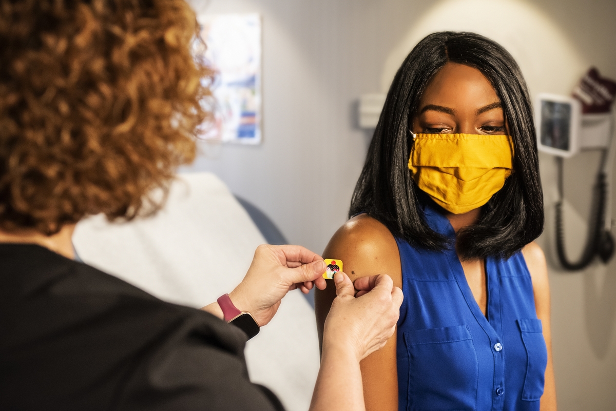 Corporate COVID-19 vaccine mandate for employees: What you need to know thumbnail